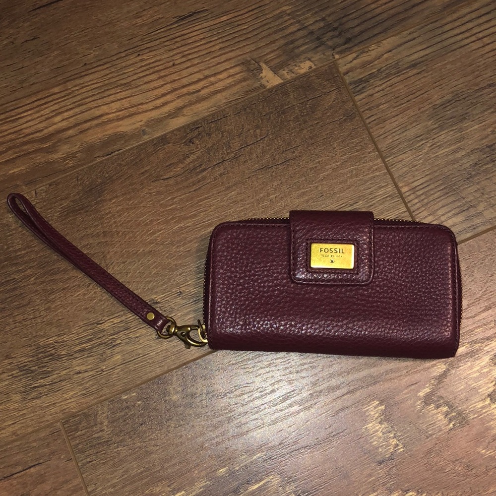 Fossil wristlet